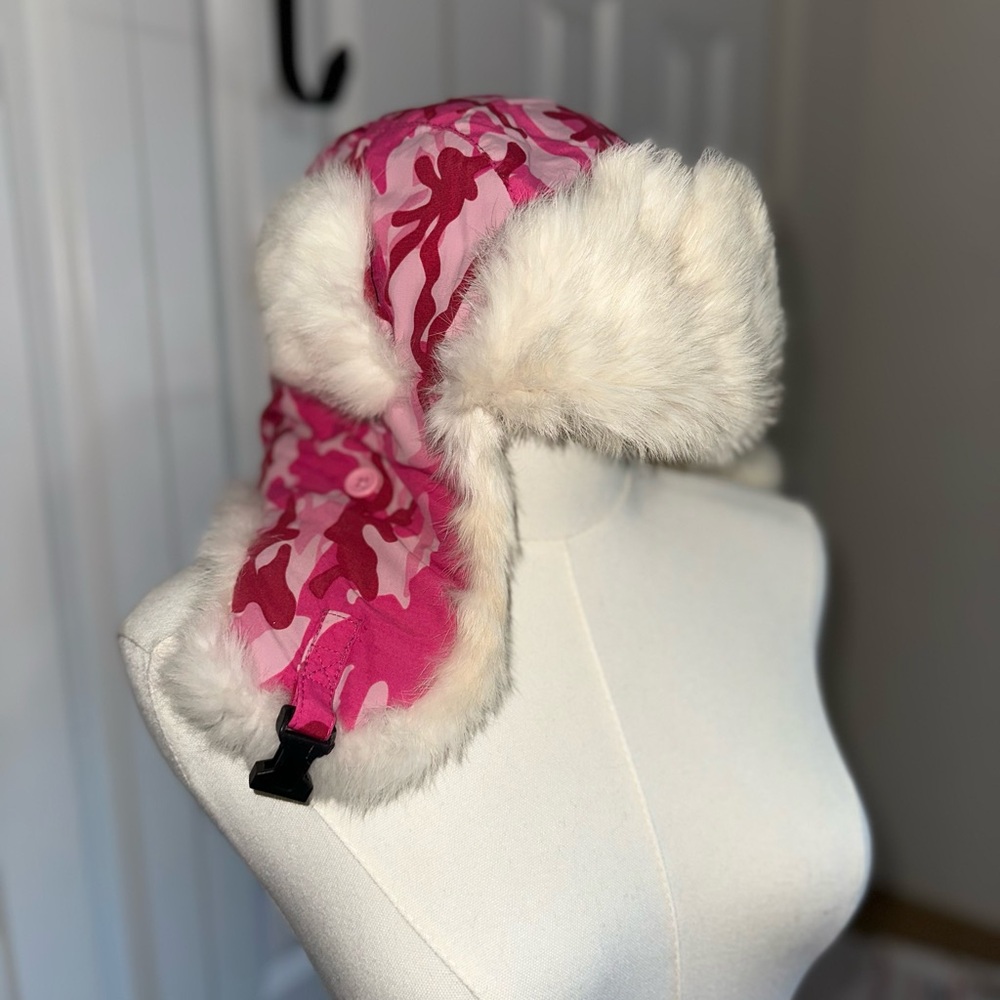 Yukon Rabbit Fur Trim Hat - Light Pink/White